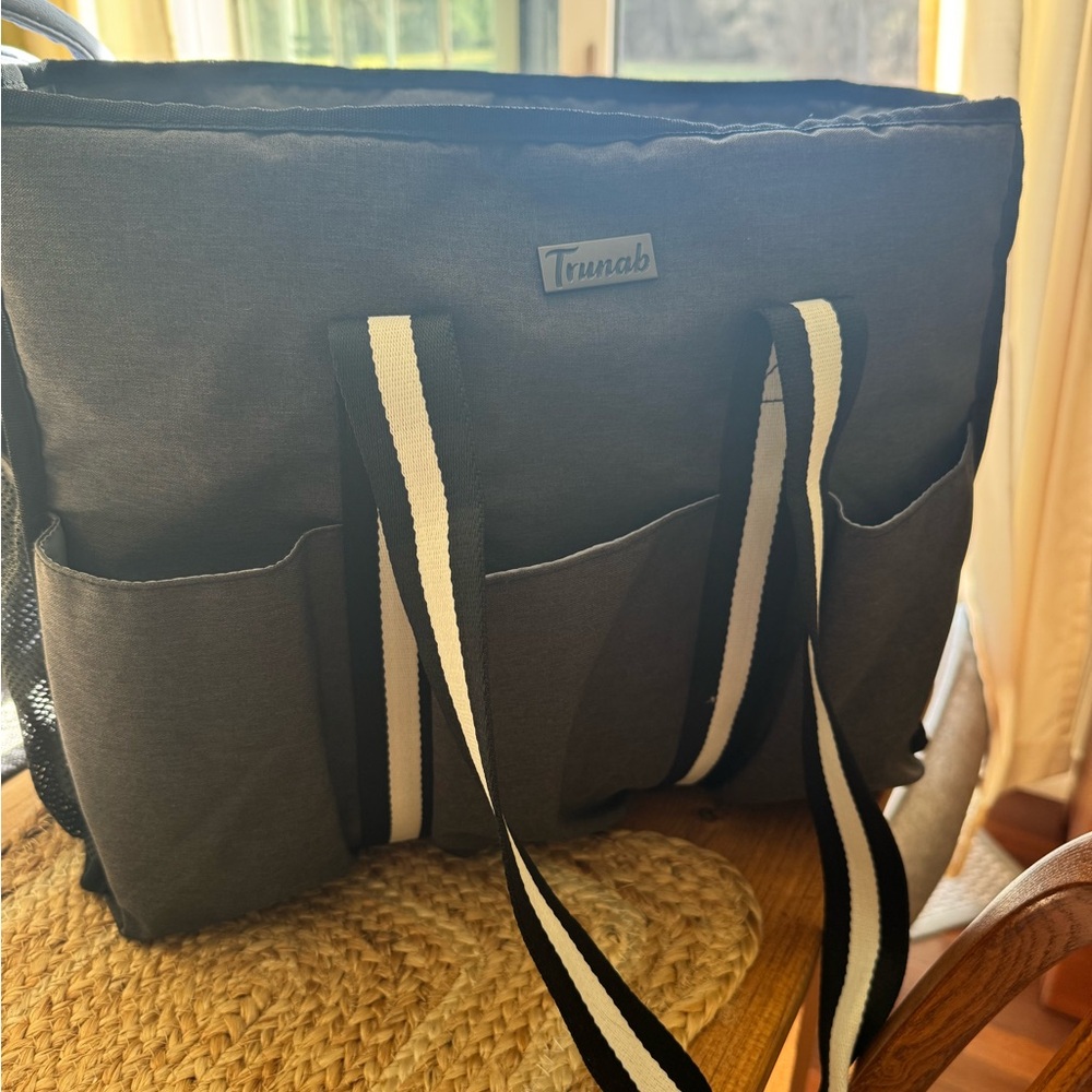 Tote bag with laptop pocket